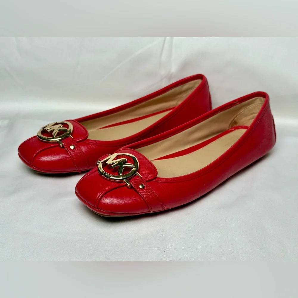 Michael Kors Fulton Red Leather Gold Logo Charm Flats Shoes Size 8M - Picture 4 of 10